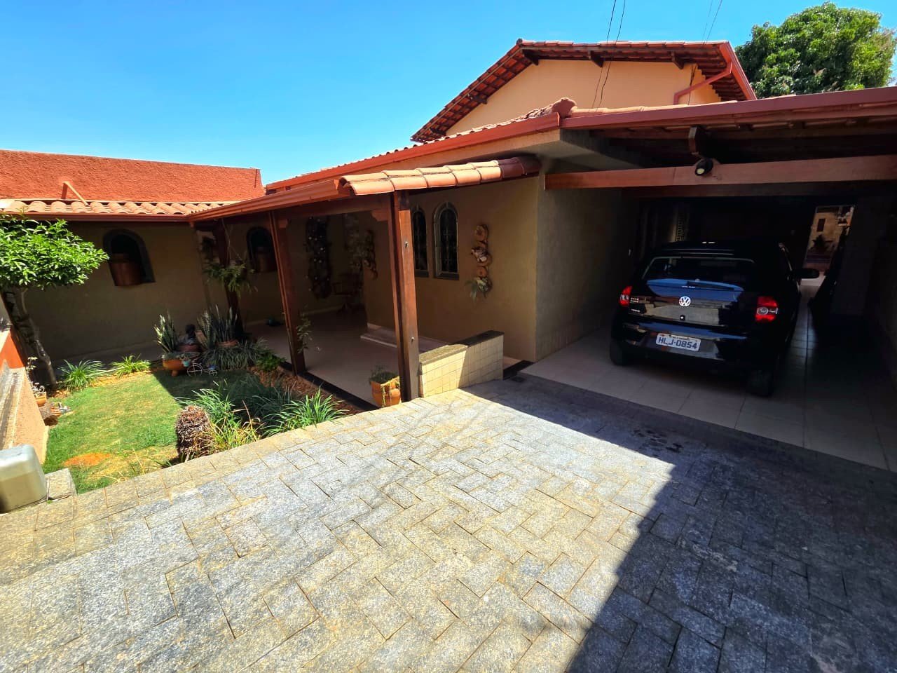 Foto de Casa com Ponto Comercial no Alípio de Melo