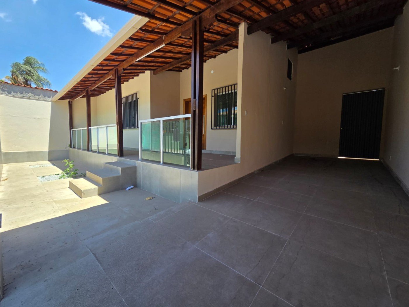 Foto de Casa Reformada com Kitnet no Serrano