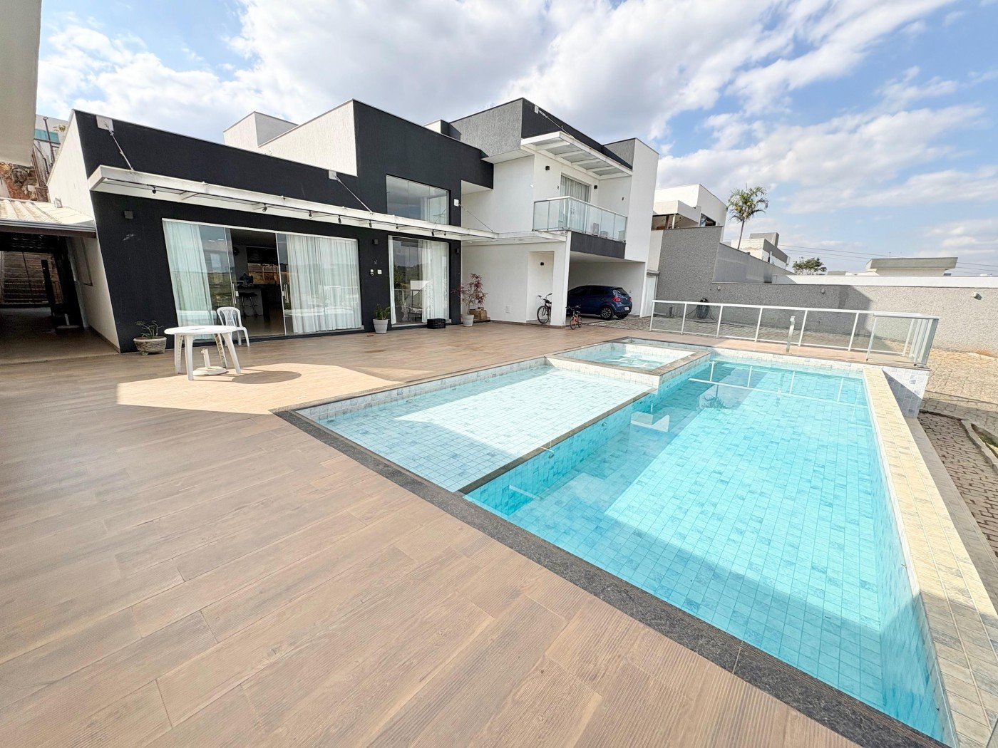 Foto de Casa de Luxo em Condomínio - Aldeias do Lago