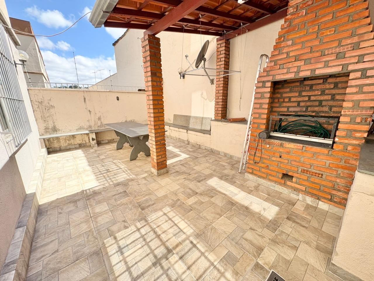 Foto 3 de Apartamento com Área Privativa no Carlos Prates