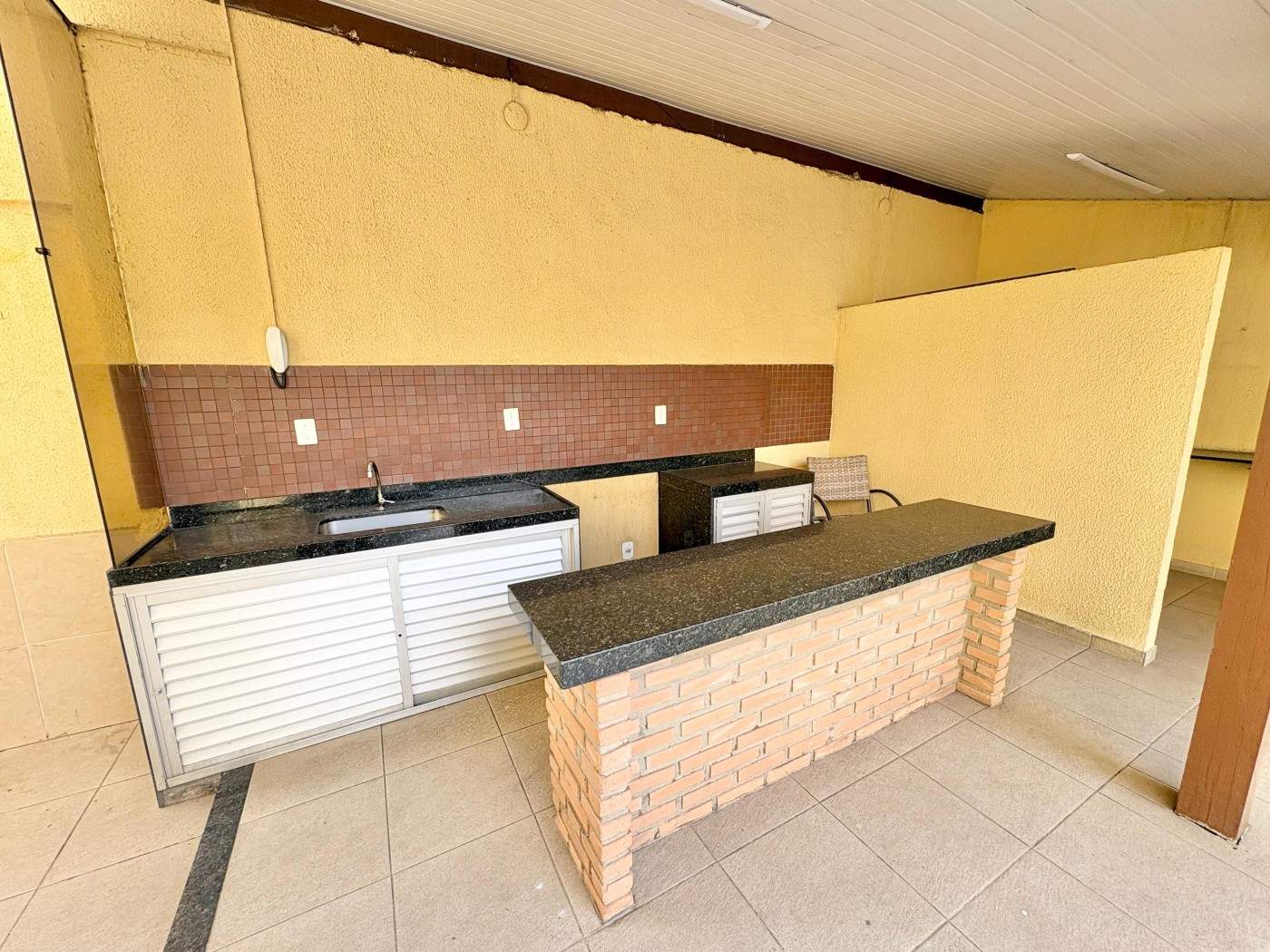 Foto 4 de Casa em ponto comercial no bairro Carlos Prates