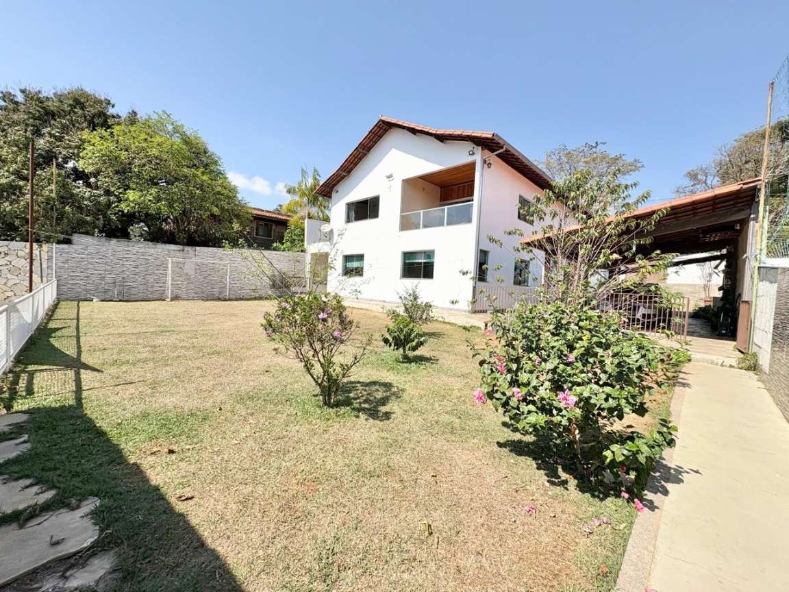 Foto 5 de Casa com 02 moradias e piscina no bairro Braúnas