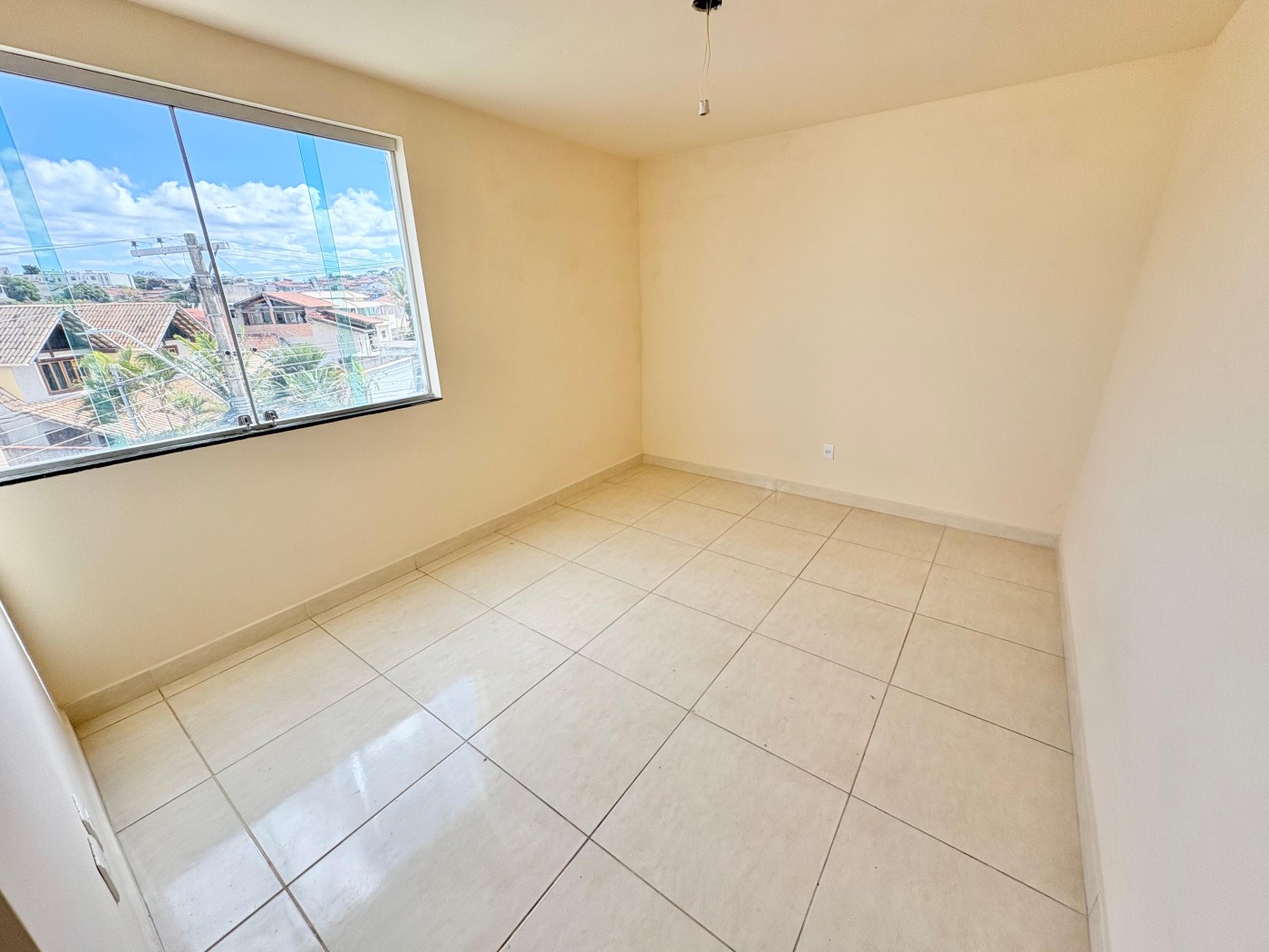 Foto 5 de Casa triplex no bairro Xangrilá