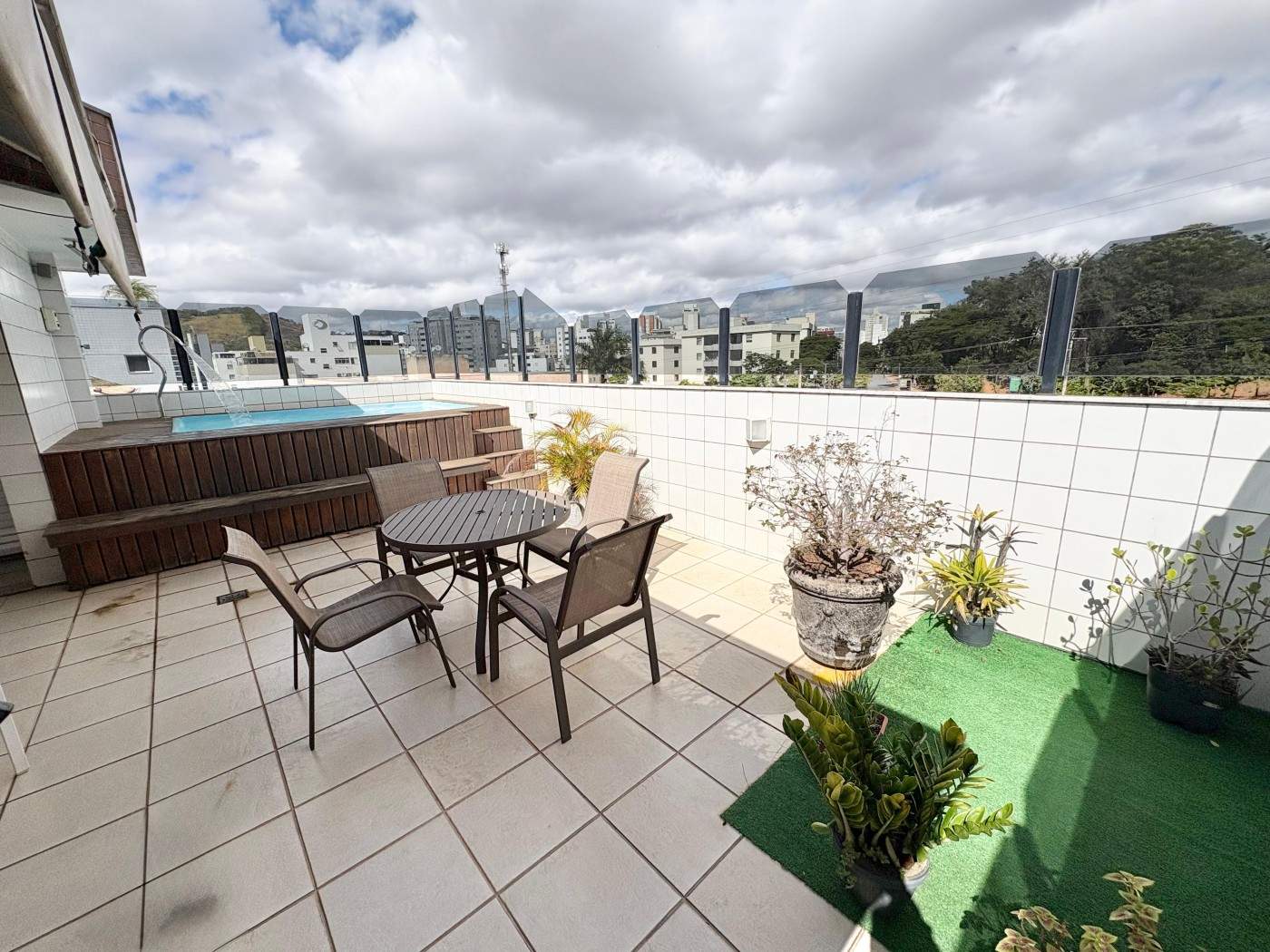 Foto 5 de Cobertura com piscina no bairro Castelo